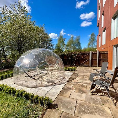 Private Garden Apartment With Geodome แมนเชสเตอร์ ภายนอก รูปภาพ